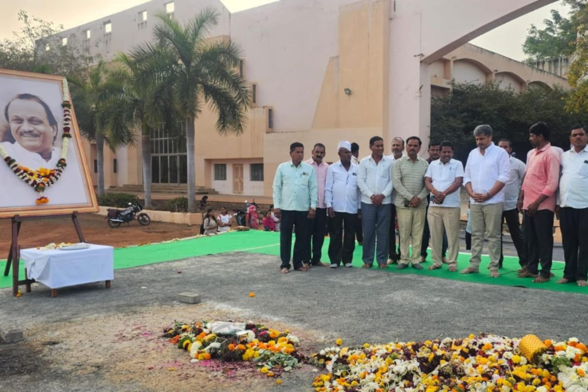 '...अशी एक भयान शांतता जाणवते' अजितदादांसाठी रोहित पवारांची भावुक पोस्ट