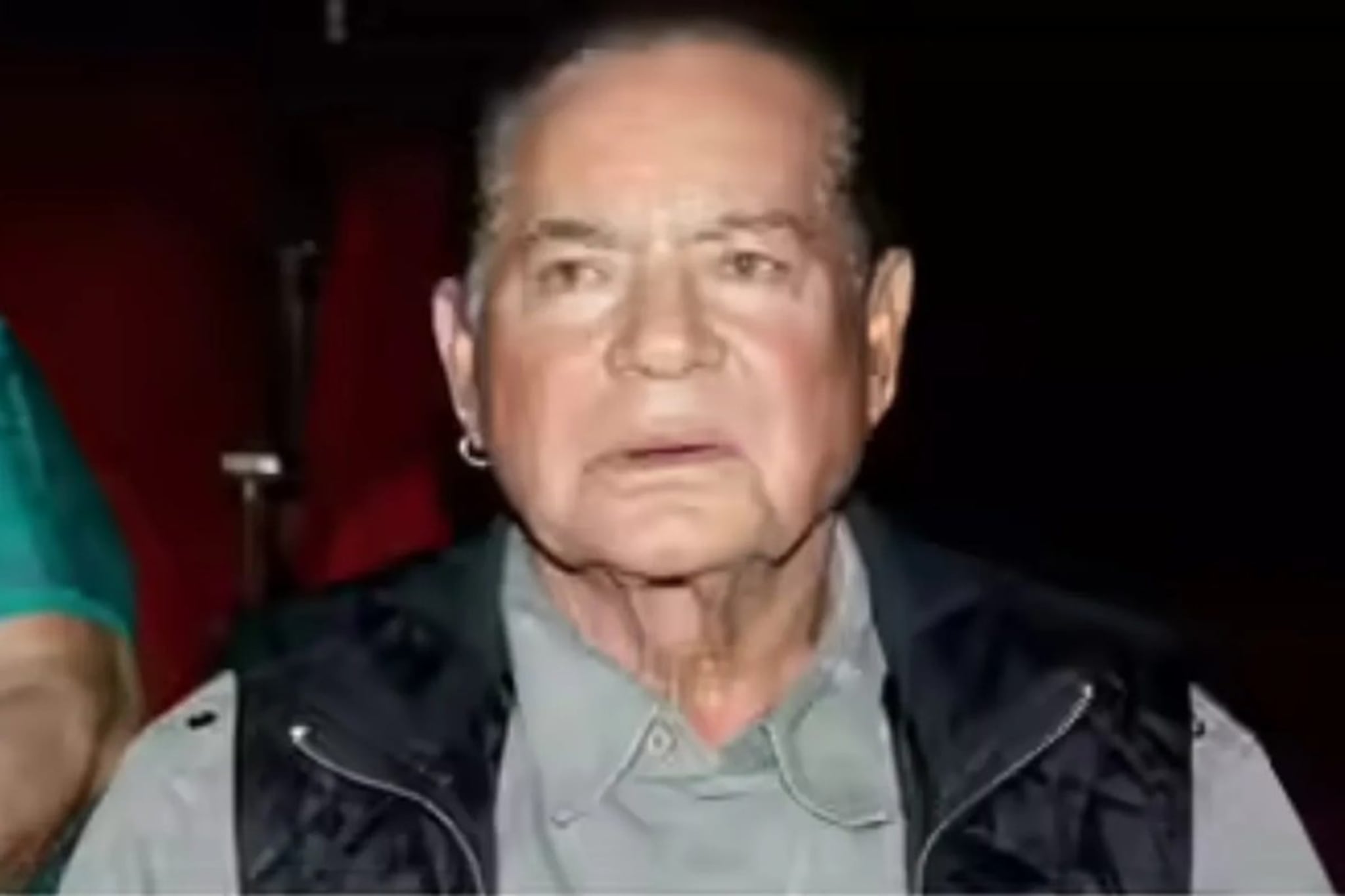 आधी सलमानशी भांड-भांड भांडले, आता त्याच्याच वडिलांसाठी डायरेक्टरची भावनिक साद