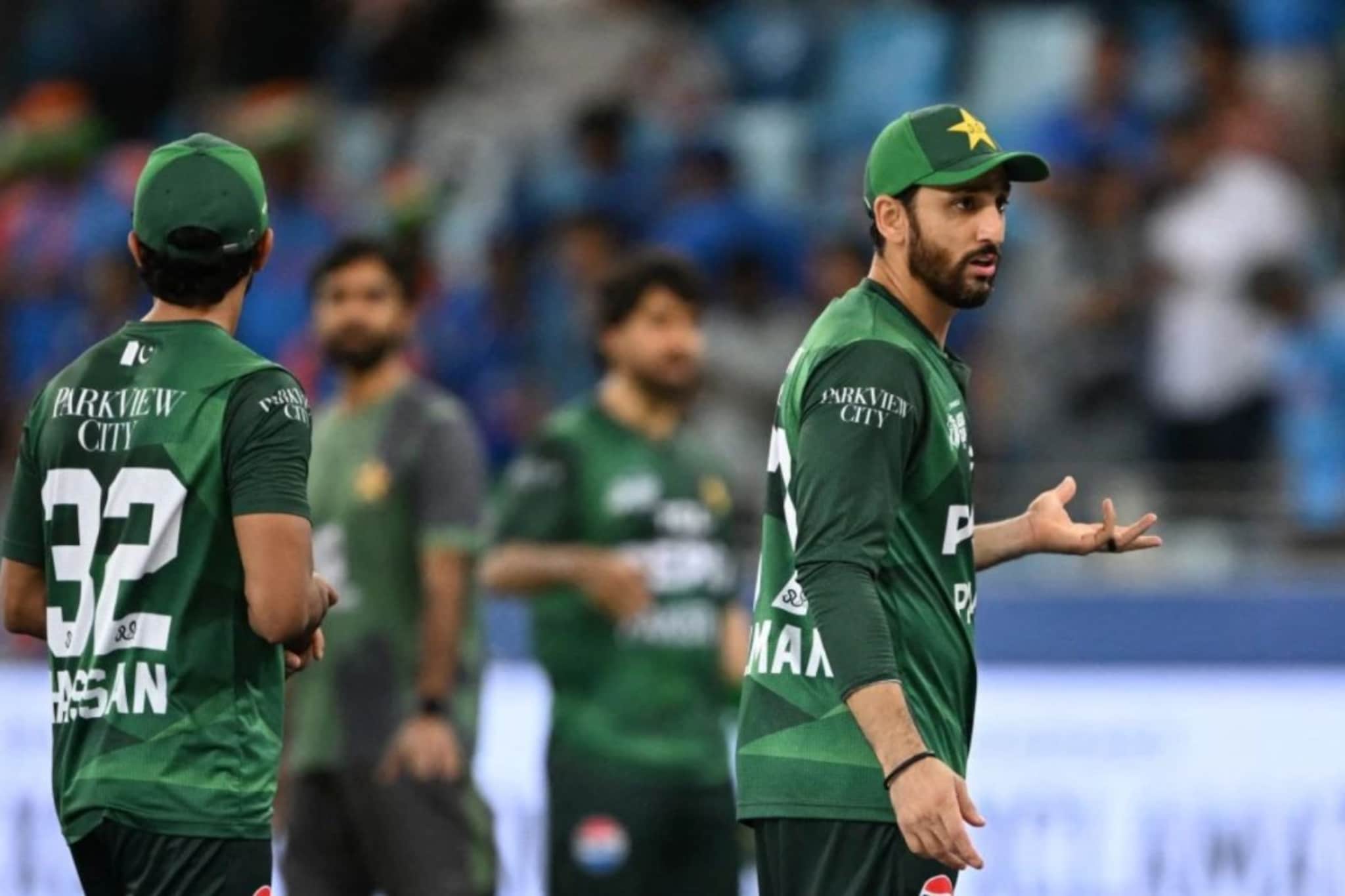 सलमान आघाच्या पत्नीसोबत घृणास्पद कृत्य, पाकिस्तानला सहन झाला नाही पराभव सलमान आघाच्या पत्नीसोबत घृणास्पद कृत्य, पाकिस्तानला सहन झाला नाही पराभव