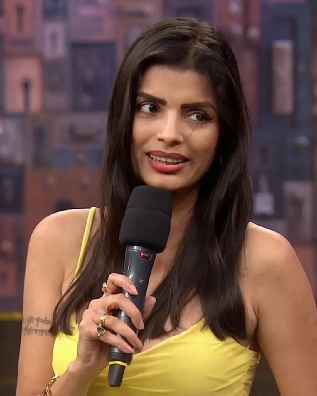 'आऊट' नाही झाली, Bigg Boss Marathi 6 मधून स्वत:च बाहेर पडली सोनाली राऊत