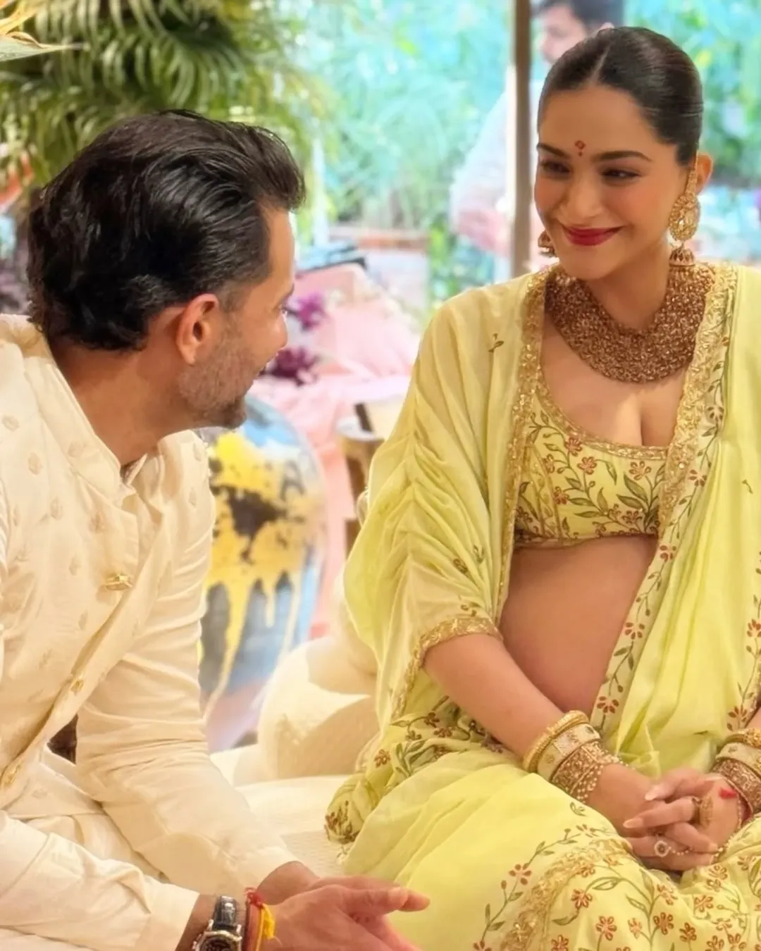 'आधी पोट दाखवायचं, मग बाळाचा चेहरा लपवायचा', बेबी शॉवरनंतर सोनम कपूर ट्रोल