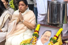 'पोरक्या' झालेल्या चिमुरड्यासाठी सुनेत्रा वहिनी घराबाहेर पडणार, उपमुख्यमंत्री होताच पहिला दौरा, दादांच्या पावलावर पाऊल!