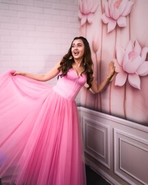 तेजस्वी प्रकाशनं वांद्र्यात घेतलं कोट्यवधींचं घर, पण 4 वर्षे राहता येणार नाही! तेजस्वी प्रकाशनं वांद्र्यात घेतलं कोट्यवधींचं घर, पण 4 वर्षे राहता येणार नाही!