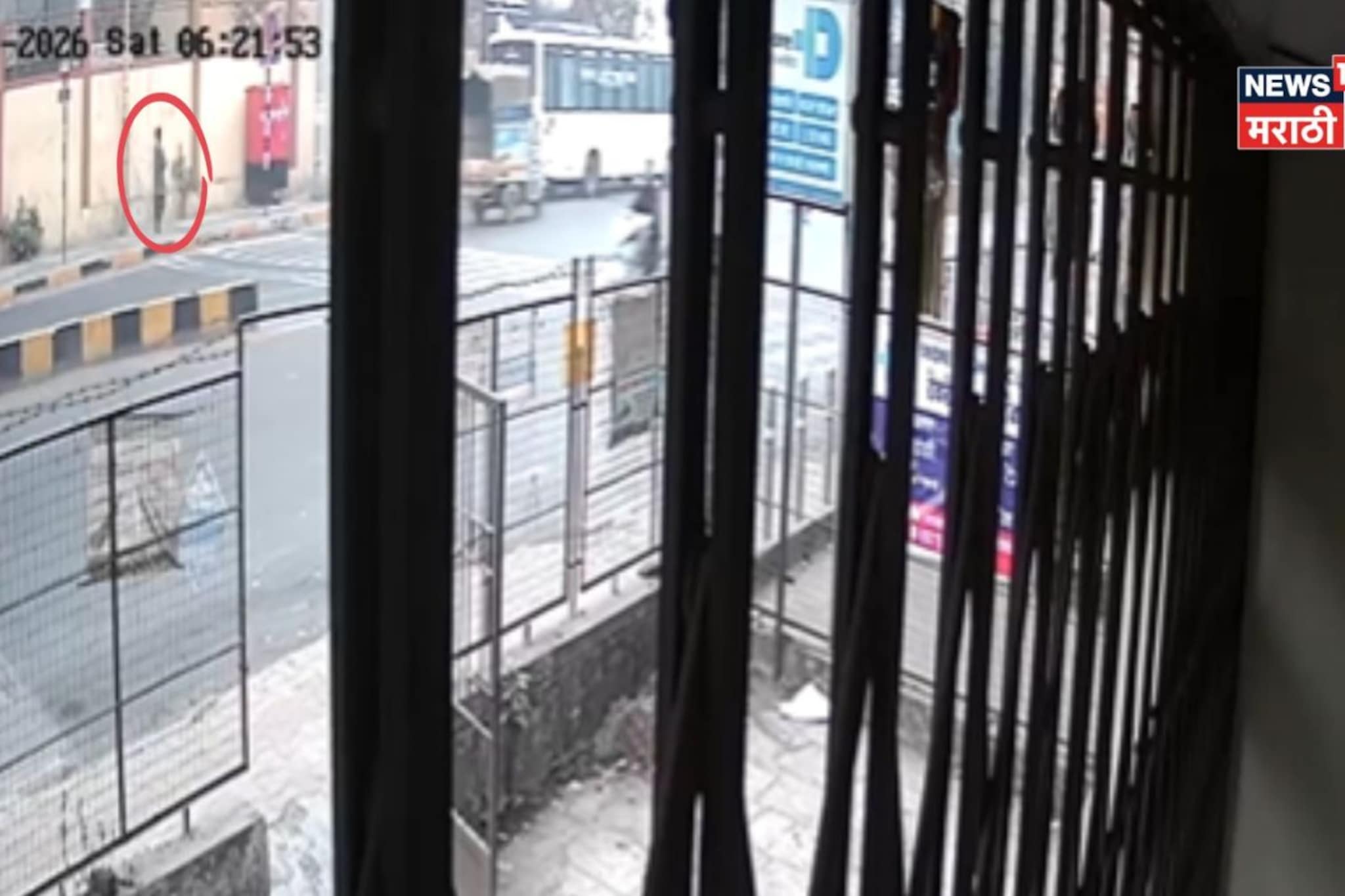 एक चूक अन् खेळ खल्लास, क्षणात तरुणाचा झाला कोळसा, पुण्यातील धडकी भरवणारा VIDEO