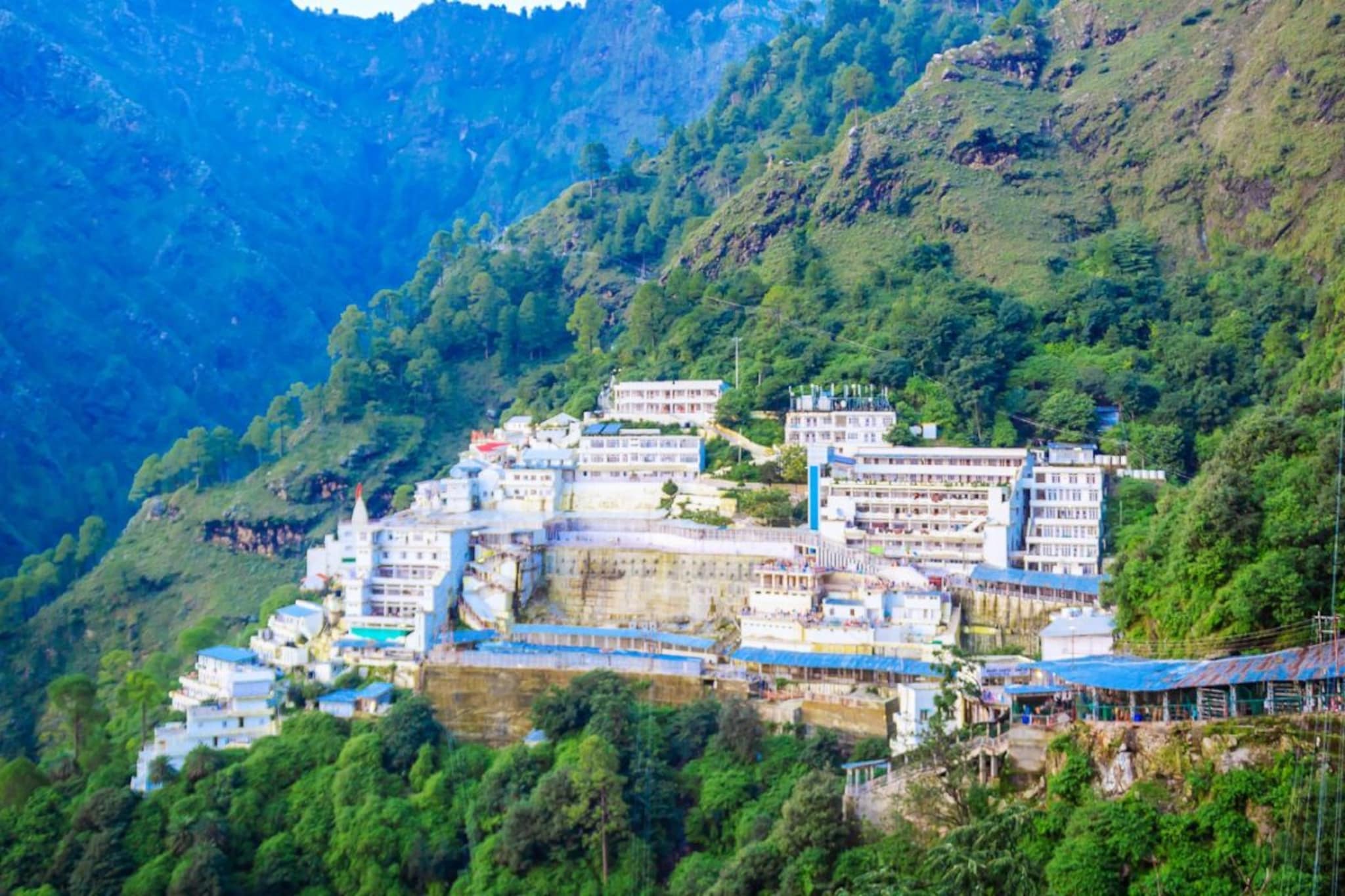 फक्त 9 हजारांत करा वैष्णो देवी दर्शन; IRCTC कडून सर्वात स्वस्त टूर पॅकेज लॉन्च