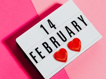 व्हॅलेंटाईन सेलिब्रेट नाही केला म्हणून बायको-GF रागावली; मग या फिल्म दाखवा