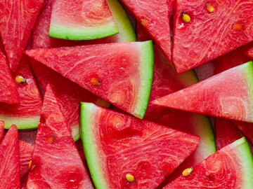 Watermelon : गोड आणि लाल कलिंगड कसं ओळखावं? कापण्यापूर्वी 'या' 3 खुणा तपासा