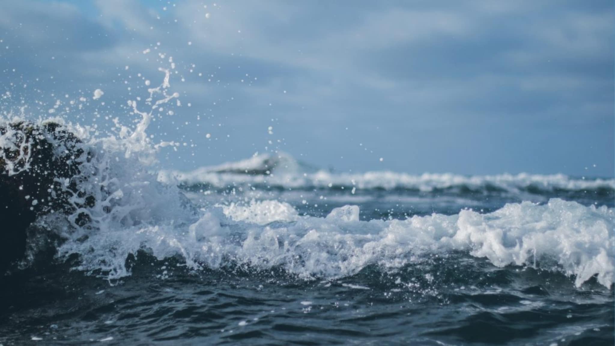 समुद्राच्या लाटा कशामुळे तयार होतात? त्या कुठून येतात? 99 टक्के लोकांना याबद्दल मोठा गैरसमज