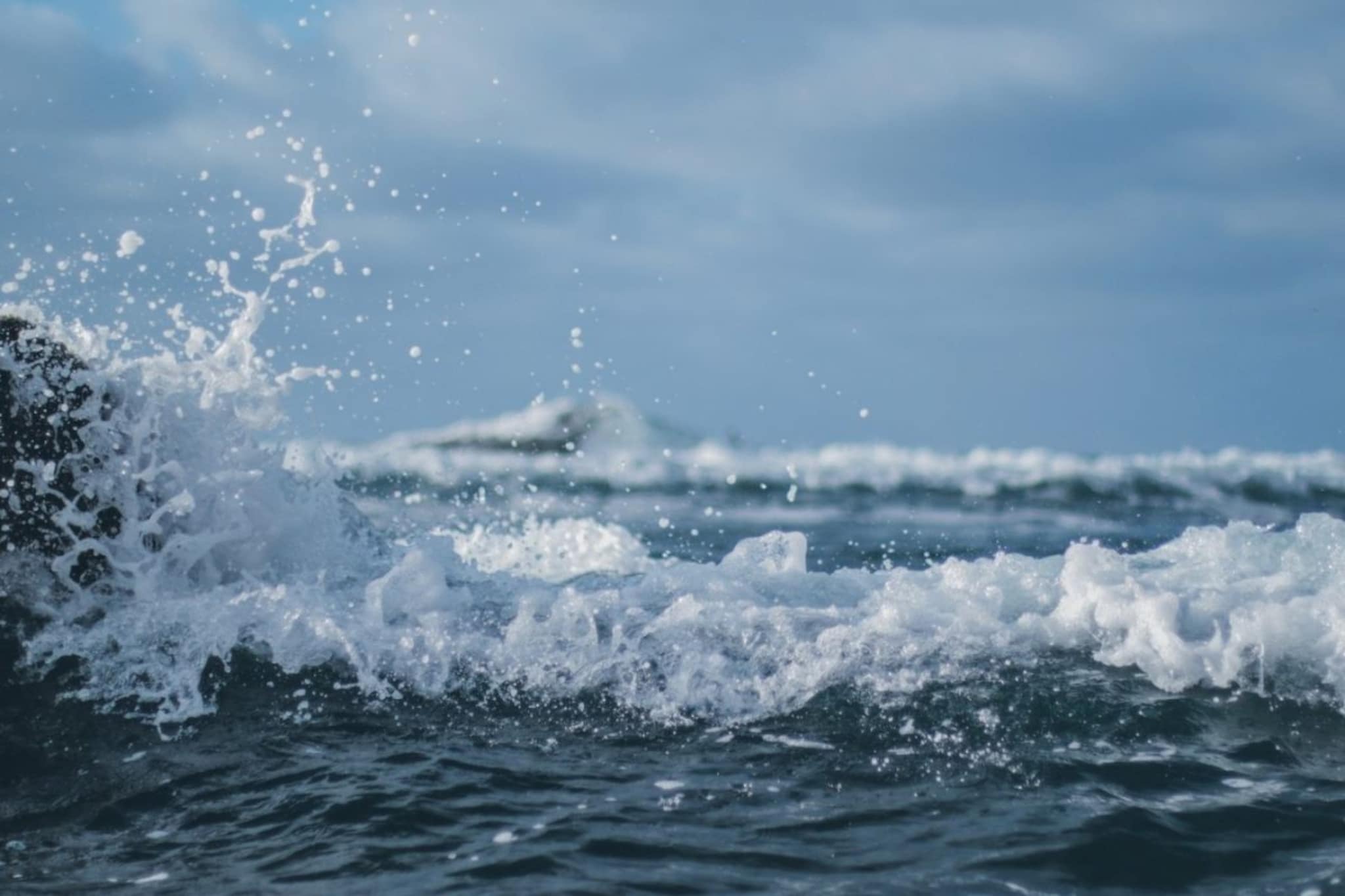 लाटा कशामुळे तयार होतात? त्या कुठून येतात? अनेकांना समुद्राबद्दल मोठा गैरसमज