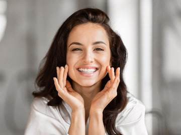 Breakup नंतर मुली आणखी सुंदर का दिसू लागतात? हा 'रिव्हेंज ड्रेसिंग'चा खेळ Breakup नंतर मुली आणखी सुंदर का दिसू लागतात? हा 'रिव्हेंज ड्रेसिंग'चा खेळ