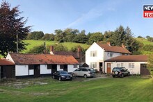 जमीन NA करण्याची अट सरकारकडून रद्द! आता शेतात घर बांधण्यासाठी  कुणाची परवानगी घ्यावी लागणार?