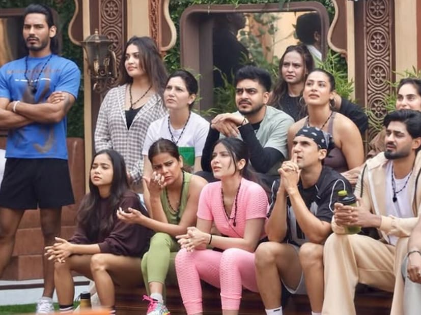 काही लोकांचं आयुष्य एखाद्या चित्रपटालाही लाजवेल इतकं नाट्यमय असतं. आज आपण अशा एका अभिनेत्री-गायिकेबद्दल बोलत आहोत, जिचा आवाज जेवढा धारदार आहे, तेवढंच तिचं आयुष्य संघर्षमय आहे. काही लोकांचं आयुष्य एखाद्या चित्रपटालाही लाजवेल इतकं नाट्यमय असतं. आज आपण अशा एका अभिनेत्री-गायिकेबद्दल बोलत आहोत, जिचा आवाज जेवढा धारदार आहे, तेवढंच तिचं आयुष्य संघर्षमय आहे.