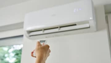 Electricity Bill : घरी AC आहे? मग रिमोटवरील हा एक बटण वापरा, वीज बिल होईल अर्ध