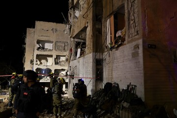 इराणचे मिसाईल 'लिटील इंडिया'वर कोसळले, मराठमोळ्या भागात हाहाकार, इस्रायल हादरला! PHOTOs इराणचे मिसाईल 'लिटील इंडिया'वर कोसळले, मराठमोळ्या भागात हाहाकार, इस्रायल हादरला! PHOTOs