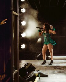 18 व्या वर्षी 13 वर्ष मोठ्या मुस्लिम व्यक्तीशी लग्न, वर्षभरातच घटस्फोट; बॉलिवूड सिंगरसोबत घडलेलं भयानक