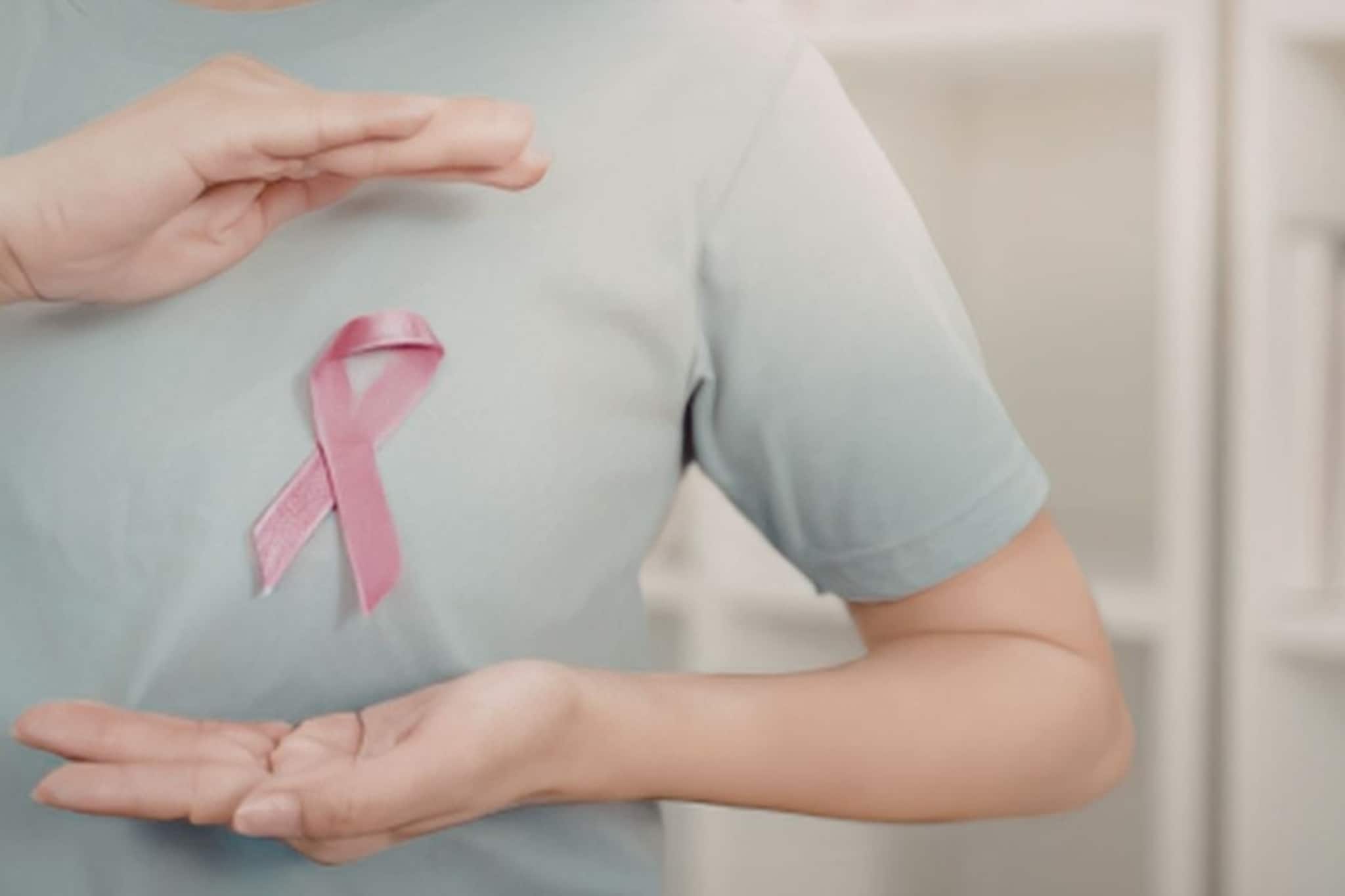 Cancer : केवळ गाठ म्हणजे कॅन्सर नाही, स्तनांच्या 'या' 7 बदलांकडे दुर्लक्ष करणे पडू शकते महागात; वेळीच व्हा सावध