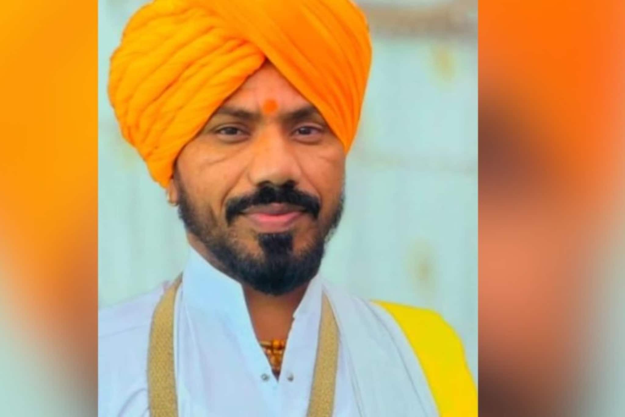 अहिल्यानगर हादरले! कीर्तनकाराचा मुलीला पक्कडने चटके देत अमानुष अत्याचार, भोंदू गुंजाळ महाराजाला ठोकल्या बेड्या अहिल्यानगर हादरले! कीर्तनकाराचा मुलीला पक्कडने चटके देत अमानुष अत्याचार, भोंदू गुंजाळ महाराजाला ठोकल्या बेड्या