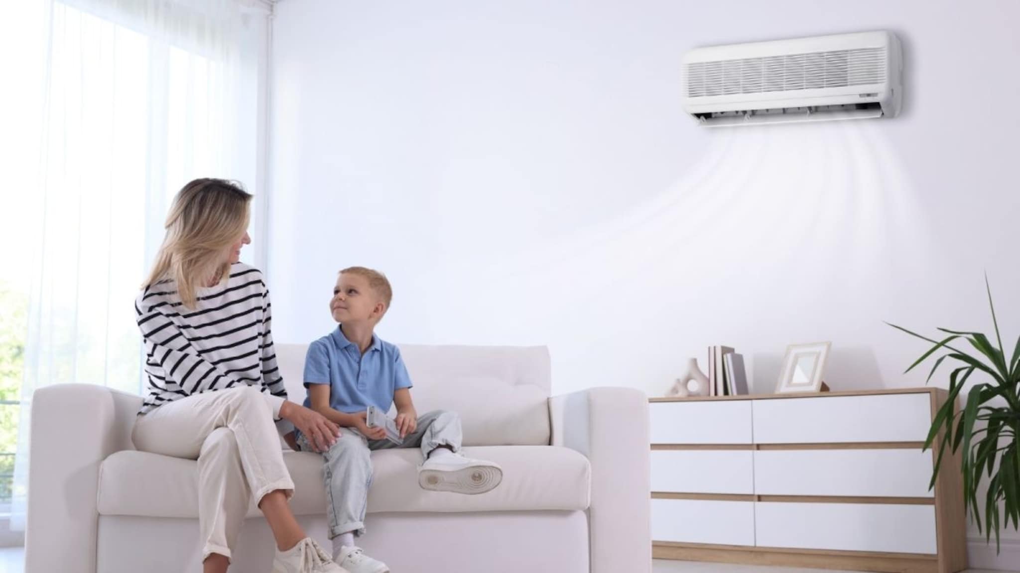 नवा AC घेताय? घाई नको, नाहीतर येईल 'शॉक' देणारं वीज बिल, खरेदीपूर्वी 'या' 4 गोष्टी नक्की तपासा