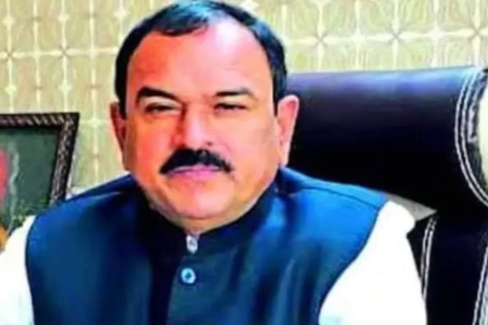 घोर अपराध, घोर अपराध', भोंदू खरात ओरडायला लागला; पहिल्याच दिवशी पोलीस कोठडीत नेमकं काय घडलं? घोर अपराध, घोर अपराध', भोंदू खरात ओरडायला लागला; पहिल्याच दिवशी पोलीस कोठडीत नेमकं काय घडलं?