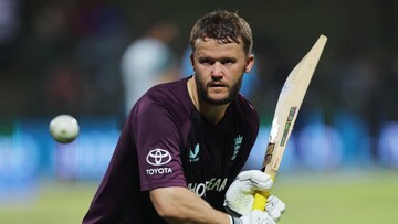 नियम धाब्यावर बसवले, नको ती कृत्य केली... 8 दिग्गज खेळाडू IPL मधून बॅन!