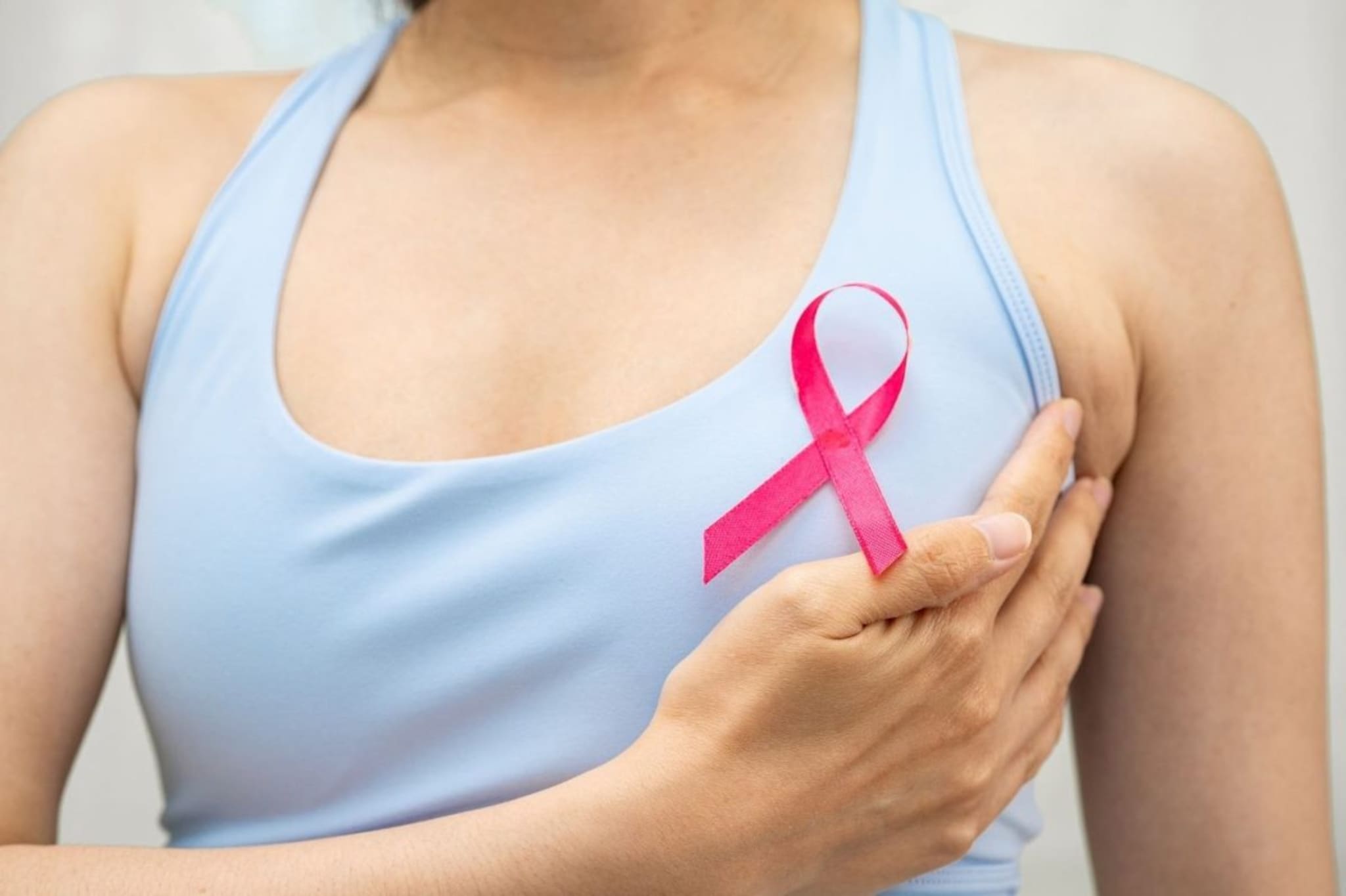 Breast Cancer : तरुण महिलांनो सावधान! 30 ओलांडण्यापूर्वीच ब्रेस्ट कॅन्सरचा धोका का वाढतोय? 'या' 5 सवयी आजच बदला