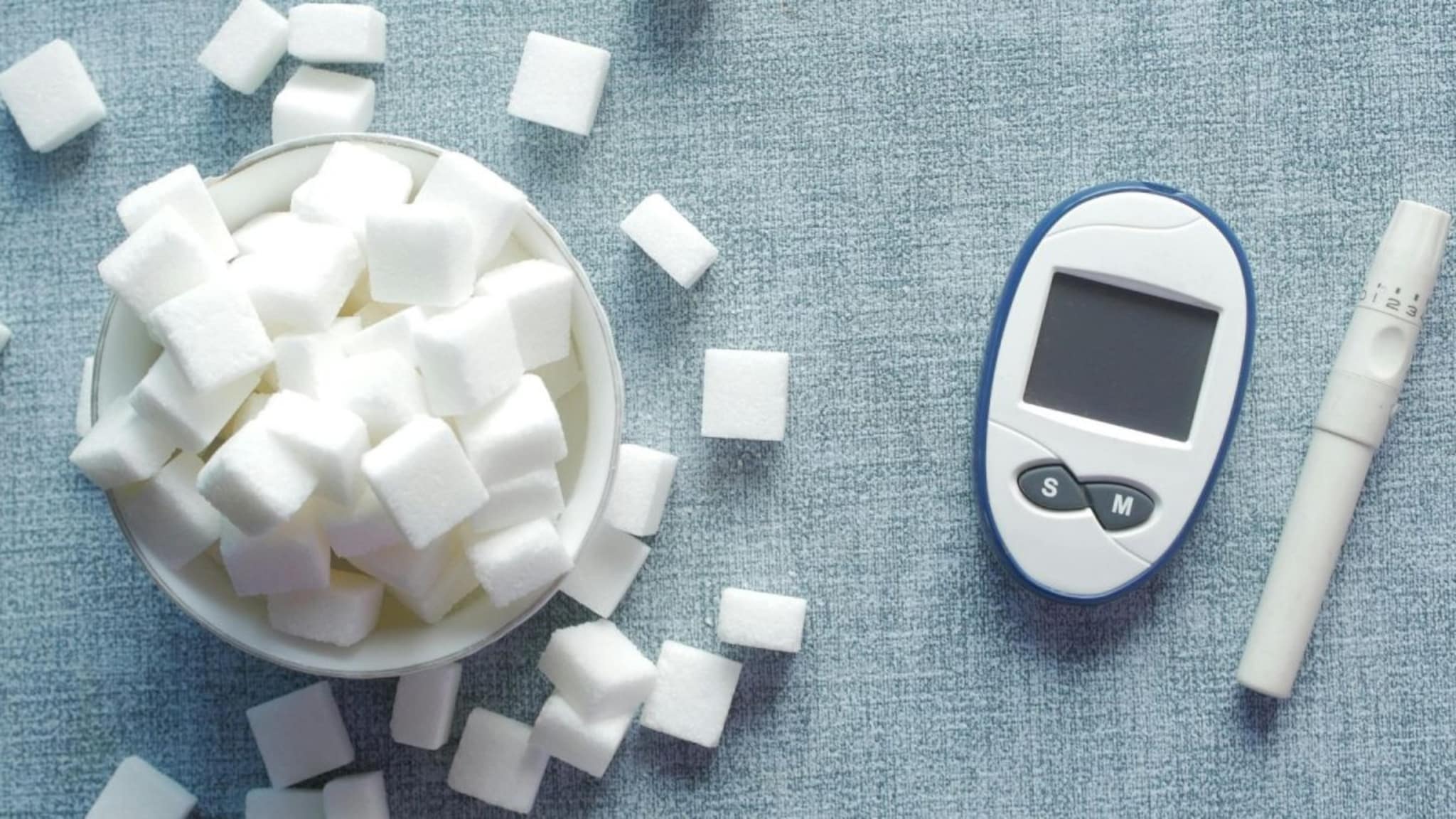 Diabetes Myths : साखर सोडून गूळ किंवा मध खाताय? मधुमेहाच्या रुग्णांनी ही बातमी वाचल्याशिवाय गोड खाऊच नका