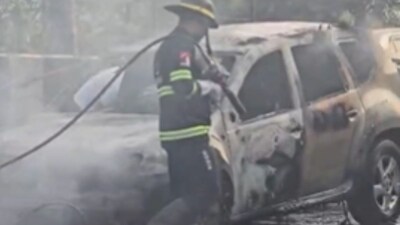 डस्टर गाडीला आग