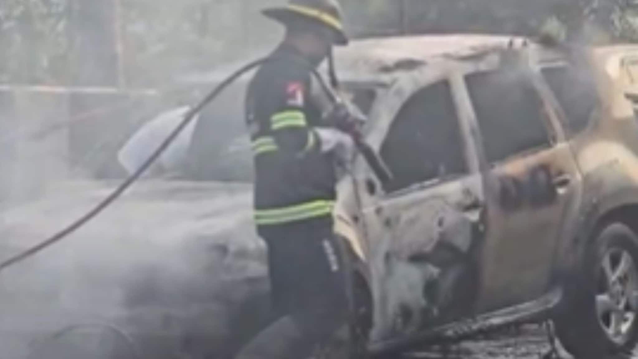 Mumbai Pune Expressway: बोर घाटात पुन्हा कारला आग, बोगद्याजवळ डस्टर गाडी जळून खाक