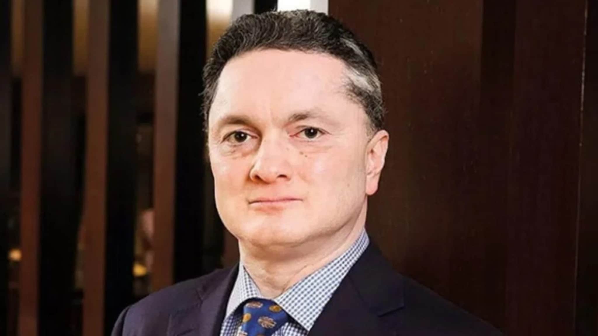 रेमंडचे मालक गौतम सिंघानिया यांची स्पीडबोट समुद्रात पलटली, एअरलिफ्ट करून मुंबईत आणले