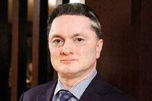 रेमंडचे मालक गौतम सिंघानिया यांची स्पीडबोट समुद्रात पलटली, एअरलिफ्ट केले, मुंबईत उपचार सुरू;अपघातात 2 जण बेपत्ता