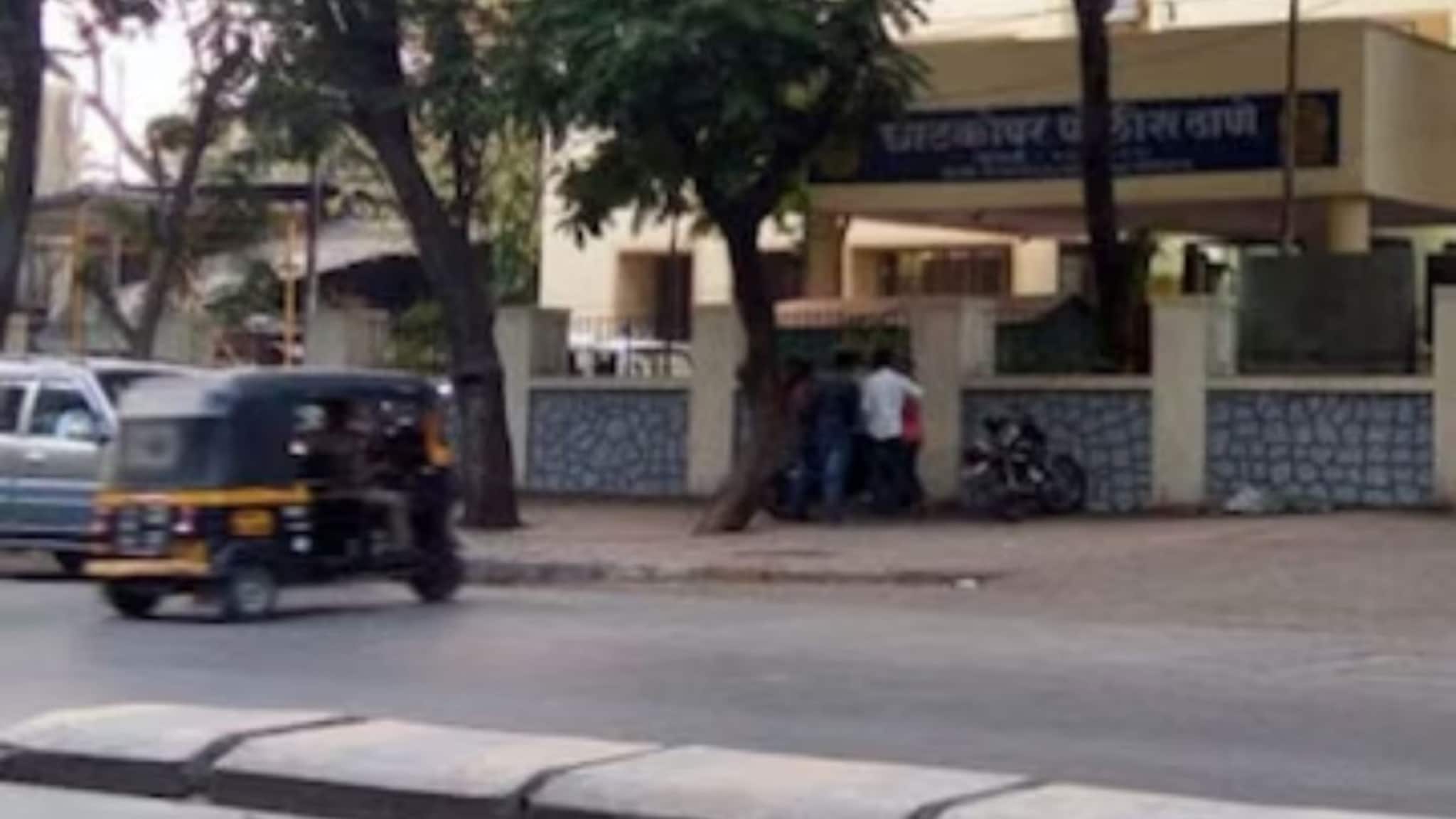 बाप-लेकाच्या नात्याला काळिमा! पोटच्या मुलाने वडिलांच्याच रूमवर घातला दरोडा