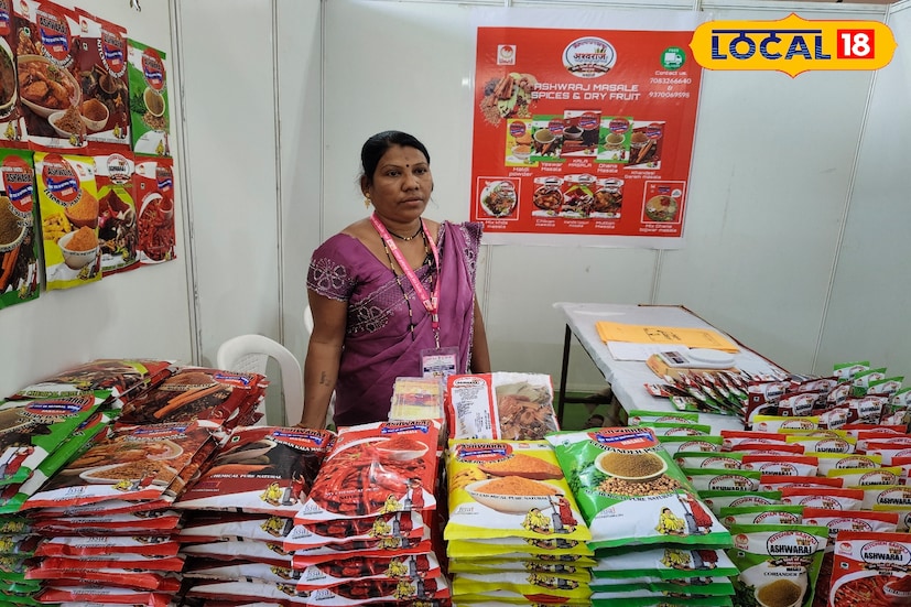 घरच्या स्वयंपाकघरातून सुरू झालेला छोटासा मसाल्यांचा प्रयोग आज अनेक महिलांच्या आयुष्याला आधार देणारा ठरला आहे. छत्रपती संभाजीनगर जिल्ह्यातील लोणी बुद्रुक (ता. वैजापूर) येथील अश्विनी डेहाळे यांनी जिद्द आणि सातत्याच्या जोरावर उभा केलेला मसाल्यांचा व्यवसाय आज महिन्याला तब्बल अडीच लाखांच्या उलाढालीपर्यंत पोहोचला आहे. घरच्या स्वयंपाकघरातून सुरू झालेला छोटासा मसाल्यांचा प्रयोग आज अनेक महिलांच्या आयुष्याला आधार देणारा ठरला आहे. छत्रपती संभाजीनगर जिल्ह्यातील लोणी बुद्रुक (ता. वैजापूर) येथील अश्विनी डेहाळे यांनी जिद्द आणि सातत्याच्या जोरावर उभा केलेला मसाल्यांचा व्यवसाय आज महिन्याला तब्बल अडीच लाखांच्या उलाढालीपर्यंत पोहोचला आहे.