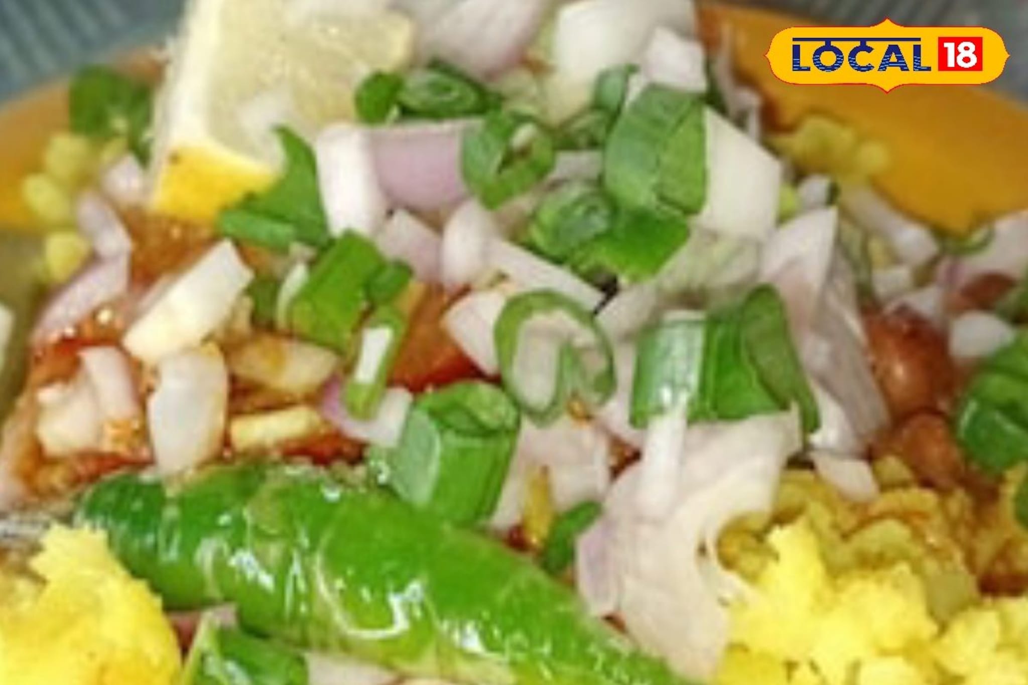 झकास भजी-पोहे, खाण्यासाठी होते मोठी गर्दी, 30 रुपयांत अमरावतीमध्ये इथं घ्या आस्वाद 