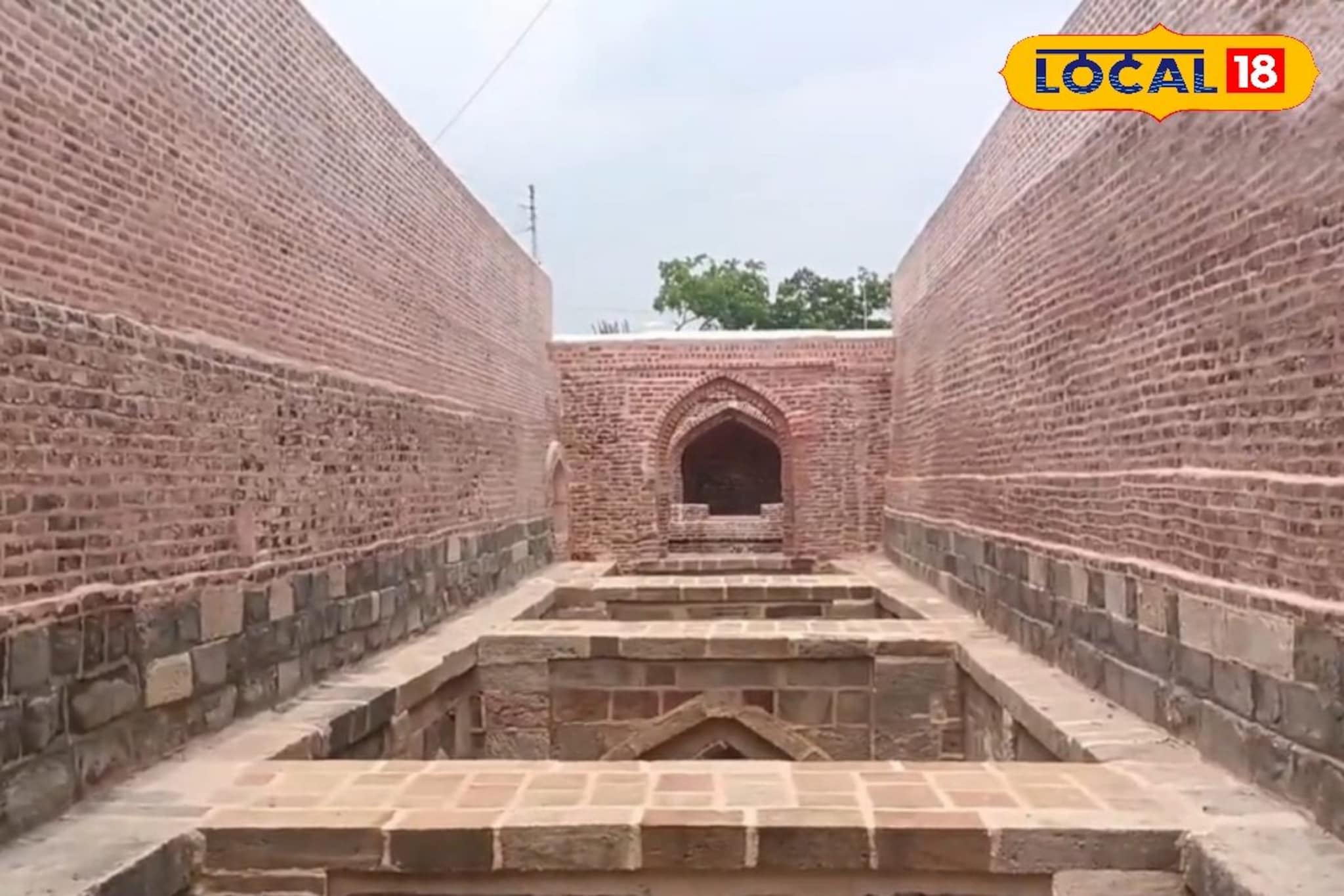 800 वर्ष जुनी  विहीर, पायऱ्यावर उभं राहिलं तर वाटेल राजवाड्यात आलो! महाराष्ट्रात कुठे आहे माहितीये का?