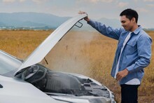 उन्हाळ्यात कारचं इंजिन ओव्हरहीट होतंय? ही आहेत कारणं, असा करा बचाव