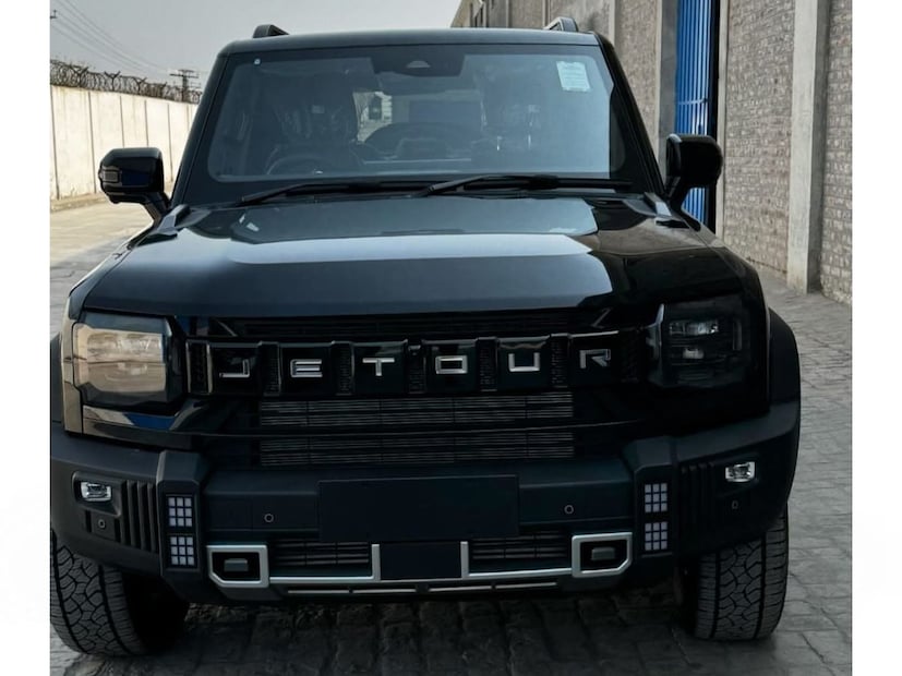 भारतात लाँच झाल्यानंतर JSW Motors च्या Jetour T2 ची थेट स्पर्धा ही टाटा सियारा, क्रेटा, Mahindra XUV 7XO, Thar, सारख्या लोकप्रिया गाड्यांशी असणार आहे. /SW Jetour T2 ची किंमत कंपनीने जाहीर केली नाही, पण १५ लाखांपासून या एसयूव्ही किंमत असणार असा अंदाज आहे. भारतात लाँच झाल्यानंतर JSW Motors च्या Jetour T2 ची थेट स्पर्धा ही टाटा सियारा, क्रेटा, Mahindra XUV 7XO, Thar, सारख्या लोकप्रिया गाड्यांशी असणार आहे. /SW Jetour T2 ची किंमत कंपनीने जाहीर केली नाही, पण १५ लाखांपासून या एसयूव्ही किंमत असणार असा अंदाज आहे.