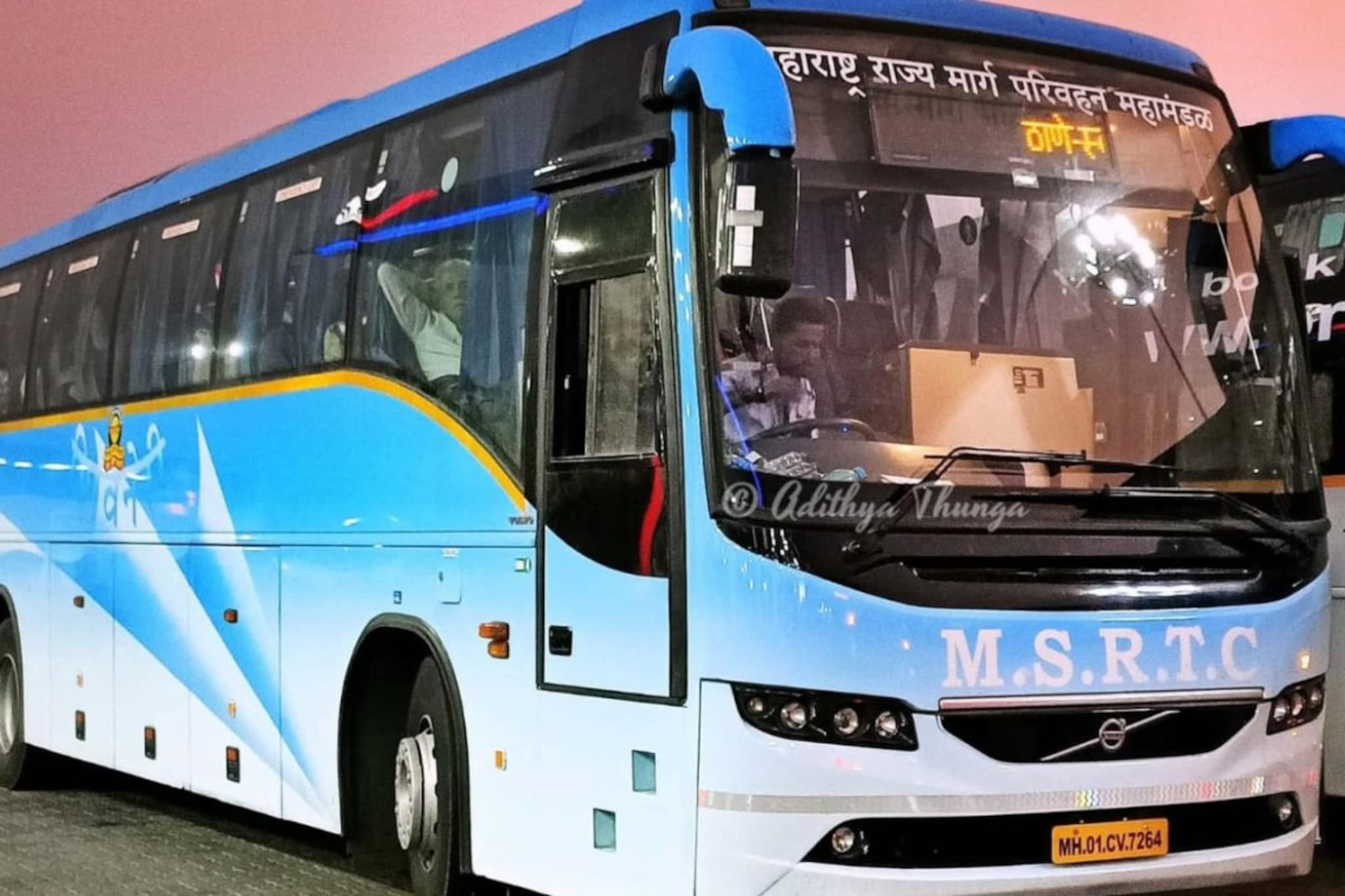 एसटीच्या ‘शिवनेरी’ ने महाराष्ट्रात कुठेही फिरा, 'त्या' महिलांना अर्ध तिकीट!