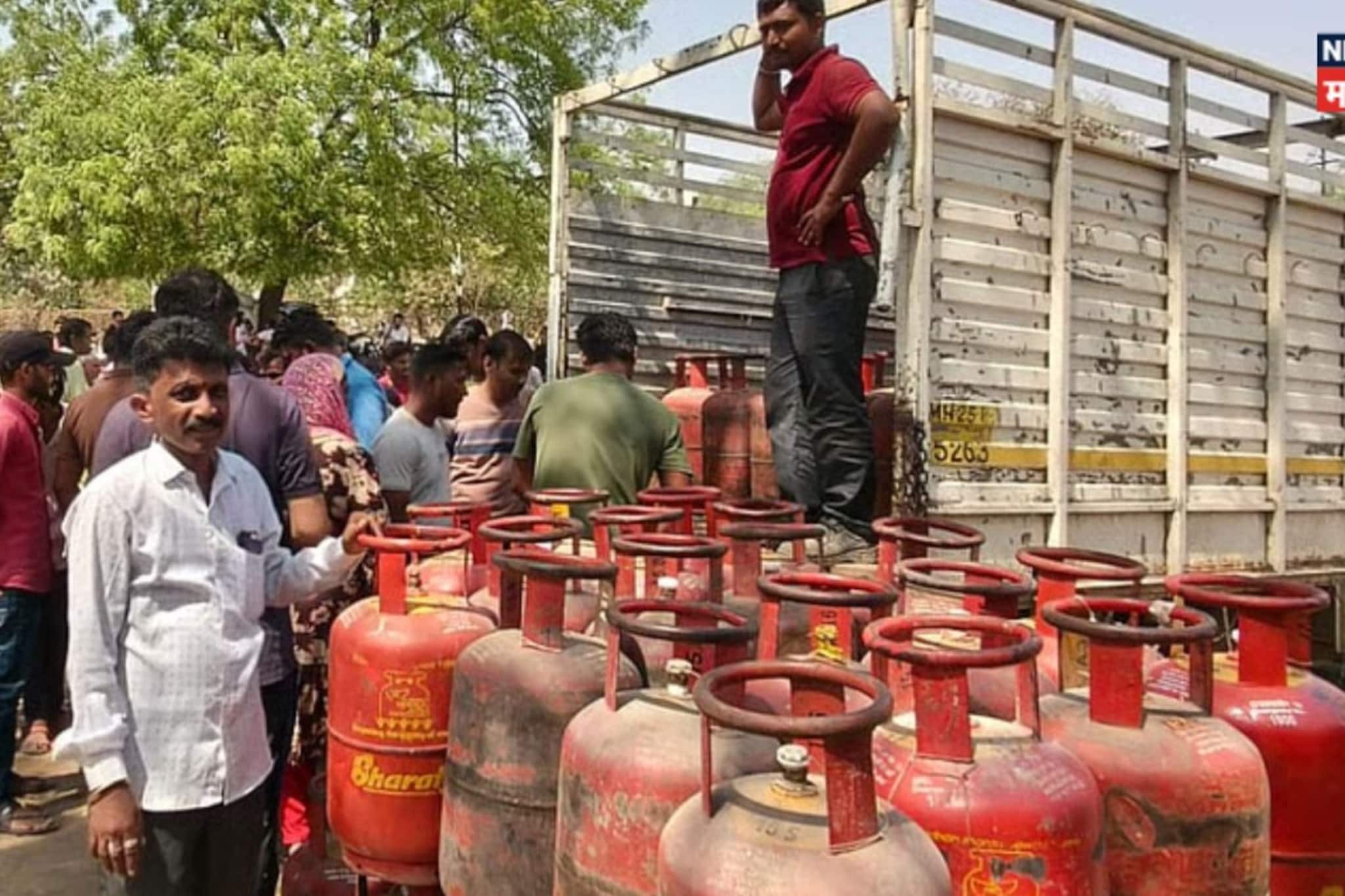 Maharastra Gas Regulations : कुणाला किती गॅस मिळणार? सरकारच्या वतीने नियमावली जारी! Maharastra Gas Regulations : कुणाला किती गॅस मिळणार? सरकारच्या वतीने नियमावली जारी!