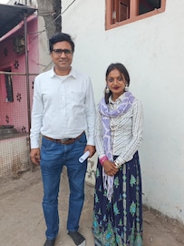 मोनालिसाच्या गंभीर आरोपांनंतर दिग्दर्शक सनोज मिश्राने जोडले हात; म्हणाला, 'हा माझा शेवटचा VIDEO' मोनालिसाच्या गंभीर आरोपांनंतर दिग्दर्शक सनोज मिश्राने जोडले हात; म्हणाला, 'हा माझा शेवटचा VIDEO'