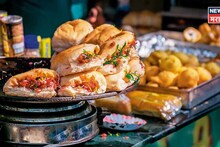 Mumbai LPG Crisis: मुंबईकरांची भूक भागवणारा वडापाव संकटात, प्लेटमधून गायब होणार समोसा-भजी! कारण काय?