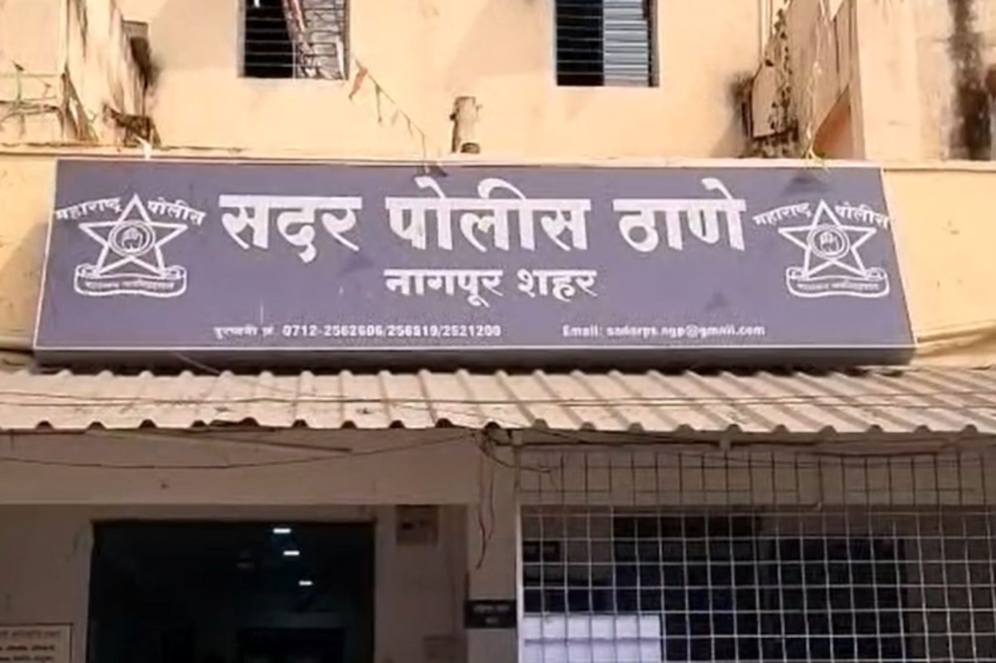 शाळेला दांडी मार, फिरायला जाऊ! प्रेमाच्या जाळ्यात ओढून आठवीच्या मुलीवर अत्याचार, नागपूर हादरलं शाळेला दांडी मार, फिरायला जाऊ! प्रेमाच्या जाळ्यात ओढून आठवीच्या मुलीवर अत्याचार, नागपूर हादरलं