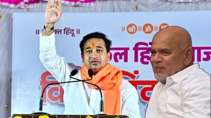 नितेश राणे-इद्रीस नायकवाडी नितेश राणे-इद्रीस नायकवाडी