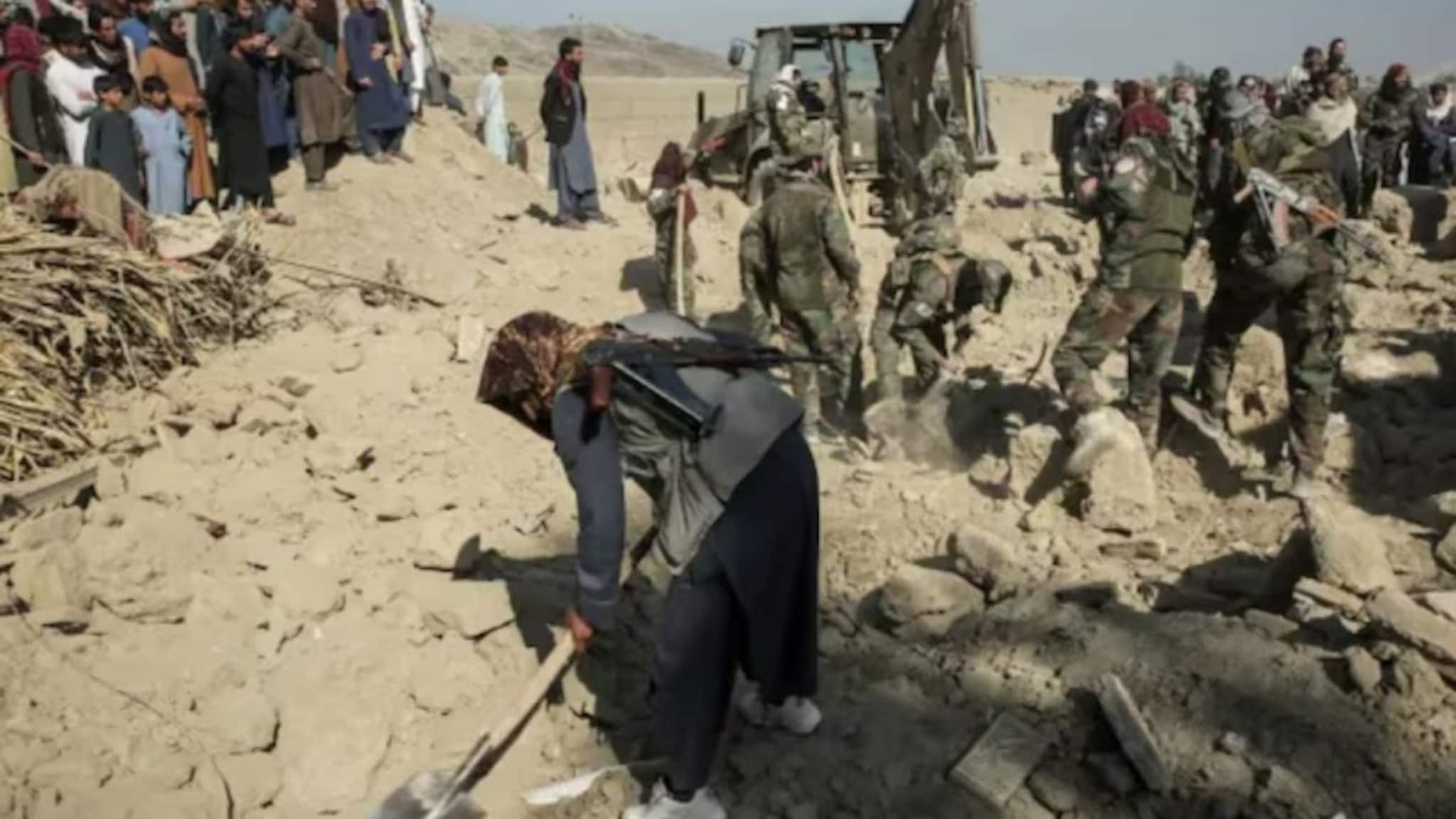 पाकिस्ताचा रानटीपणा, महिला निष्पाप मुलांवर हल्ला; भरवस्तीत बॉम्ब टाकू केला क्रूरतेचा कळस 