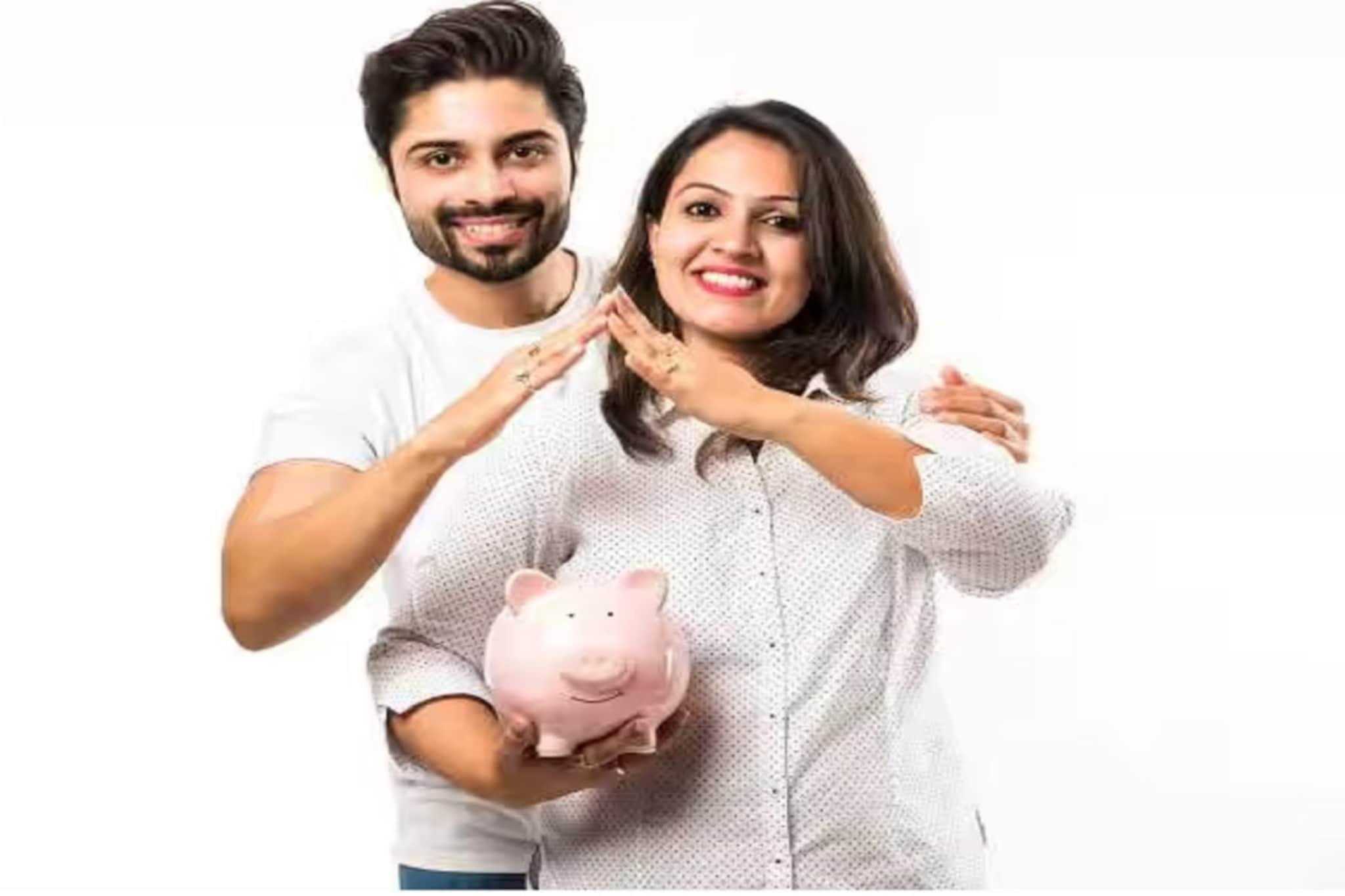 बायकोसोबत मिळून Post Officeमध्ये उघडा 'हे' अकाउंट! दरमहा मिळेल 9250 रुपयांचं फिक्स व्याज 