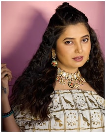 15 दिवसांच्या ब्रेकनंतर प्राजक्ताने आता दाखवला आपला 'खरा अवतार'; म्हणाली Real Me, चाहतेही पाहतच राहिले