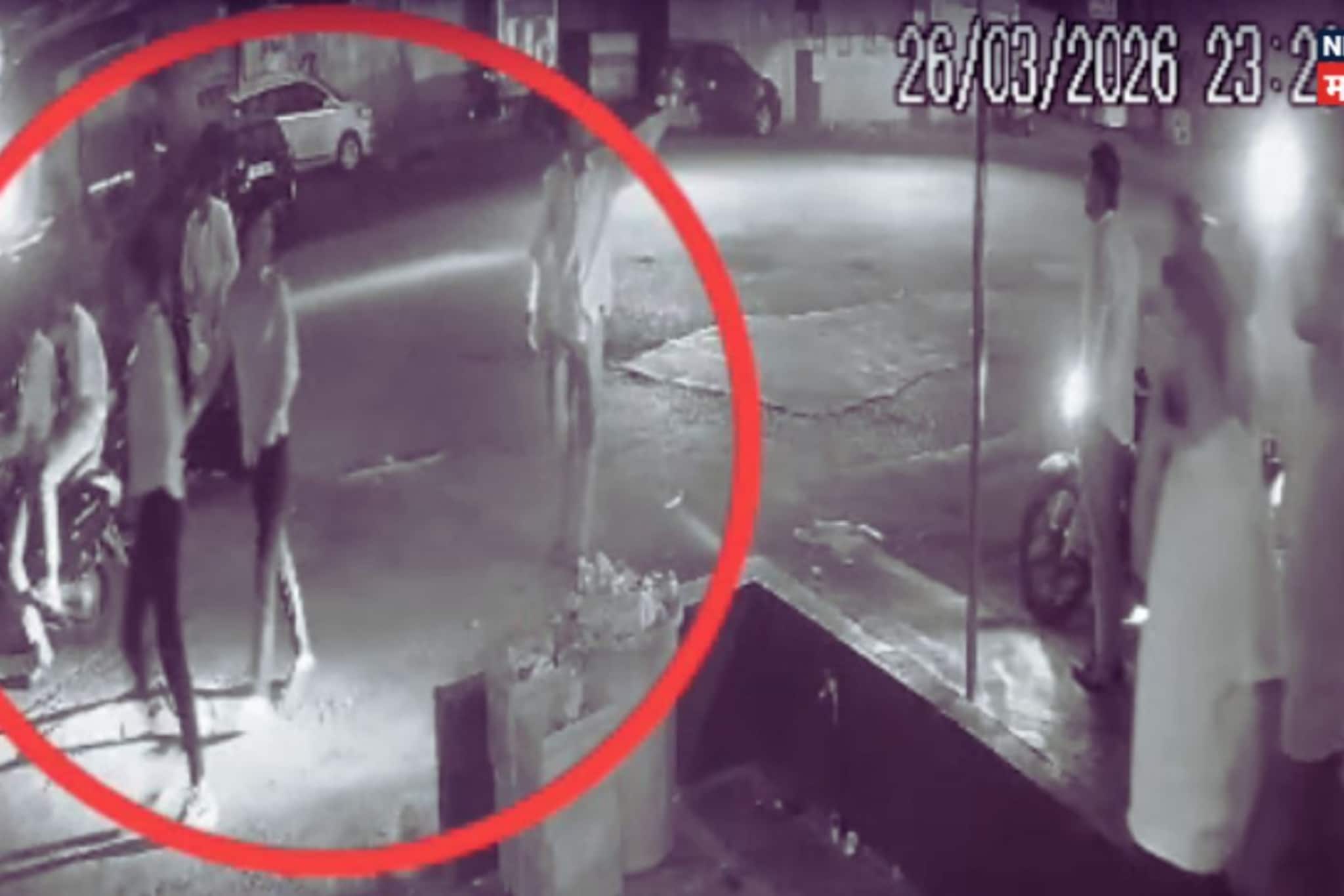 Pune : 'तुम्हाला लय माज आलाय...', रामनवमी मिरवणुकीतून वाद अन् घोरपडीपासून मुंढव्यापर्यंत पाठलाग करून तरुणावर हल्ला! Pune : 'तुम्हाला लय माज आलाय...', रामनवमी मिरवणुकीतून वाद अन् घोरपडीपासून मुंढव्यापर्यंत पाठलाग करून तरुणावर हल्ला!