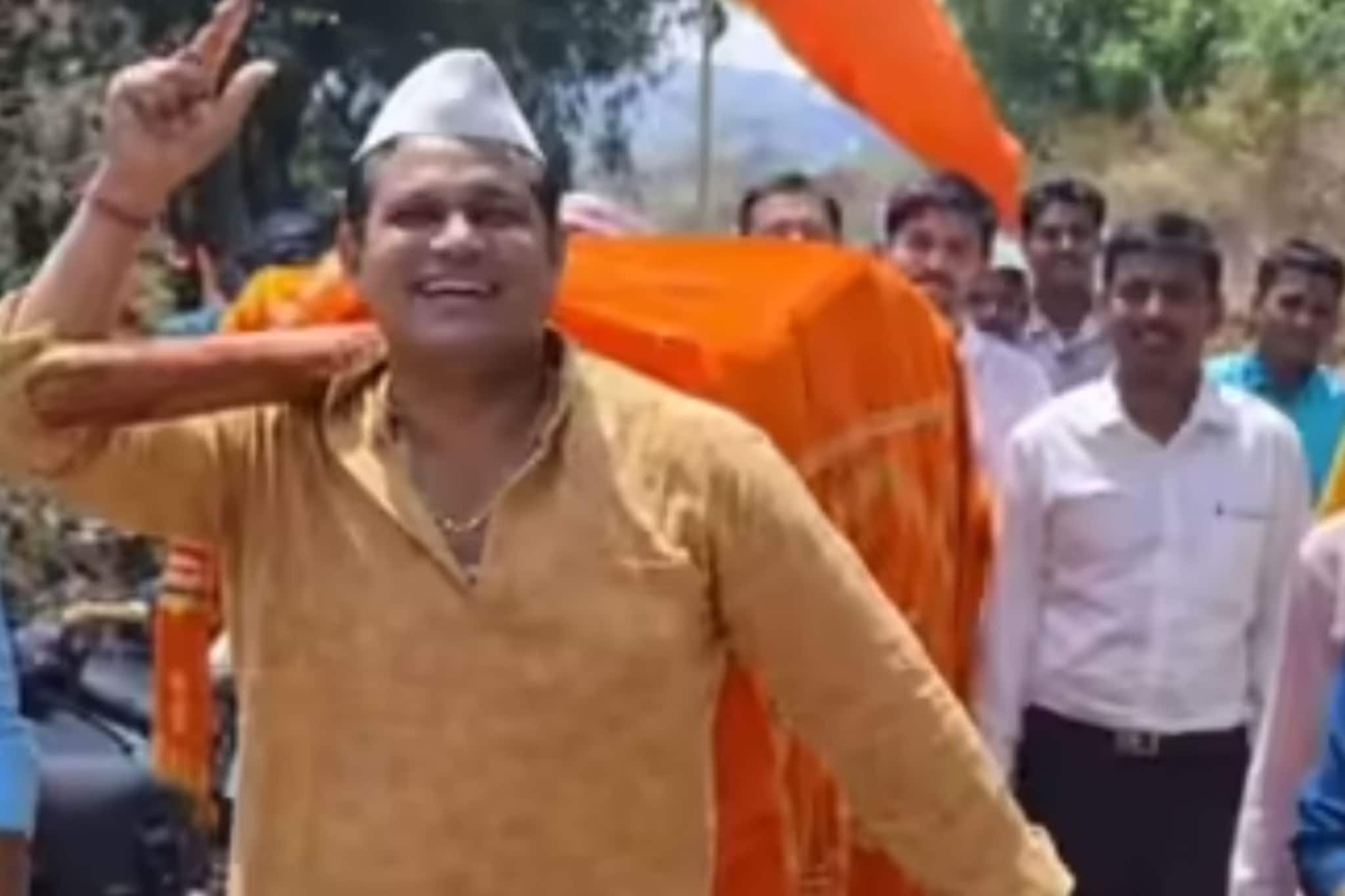 शिमग्याला कोकणात गेले,  रात्रभर पालखी नाचवली; सकाळ होताचं अख्ख गाव हादरलं