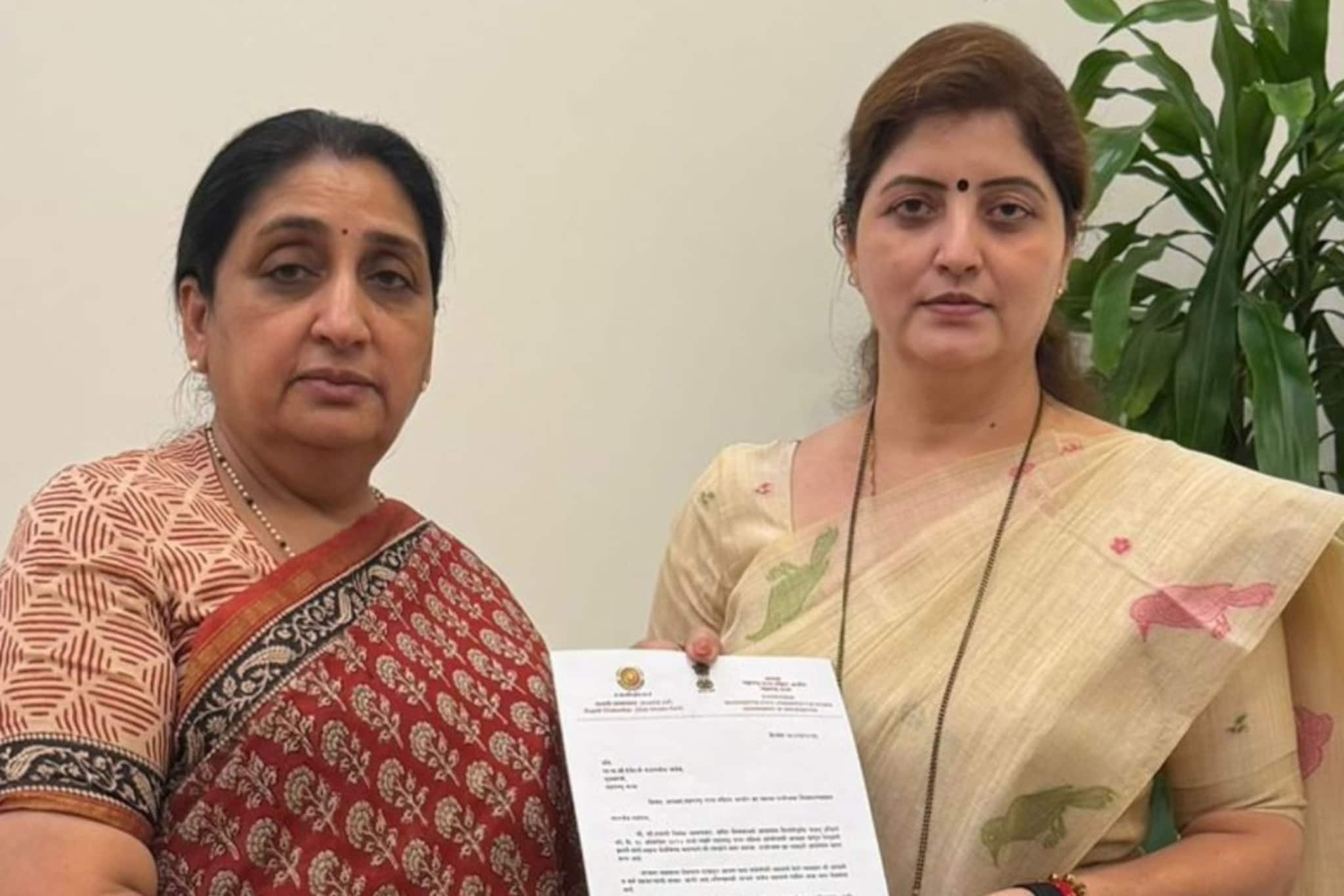 खरातची संगत महागात, रुपाली चाकणकरांनी आता महिला प्रदेशाध्यपदाचा दिला राजीनामा, सुनेत्रा पवारांचा दुसरा मोठा निर्णय खरातची संगत महागात, रुपाली चाकणकरांनी आता महिला प्रदेशाध्यपदाचा दिला राजीनामा, सुनेत्रा पवारांचा दुसरा मोठा निर्णय