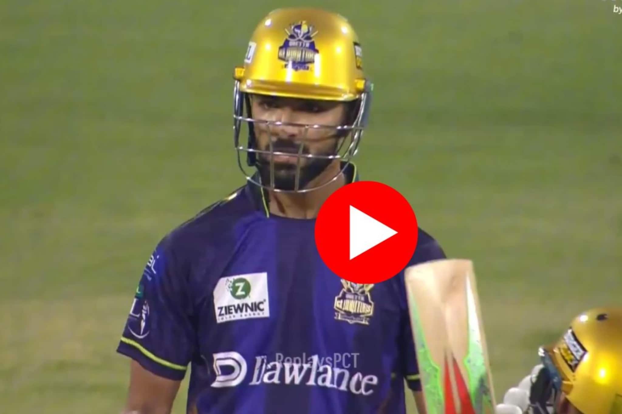 VIDE0 : 21 वर्षाच्या पोराची 21 बॉलमध्ये फिफ्टी, डेब्यू सामन्यात धुमाकूळ घातला, कोण आहे खेळाडू? 