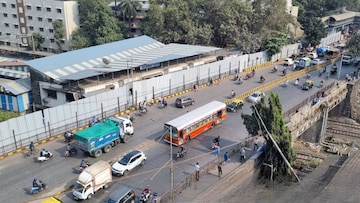 Sion Flyoverच्या उद्घाटनाचा मुहूर्त ठरला, केव्हापासून पुल सुरू होणार? Sion Flyoverच्या उद्घाटनाचा मुहूर्त ठरला, केव्हापासून पुल सुरू होणार?